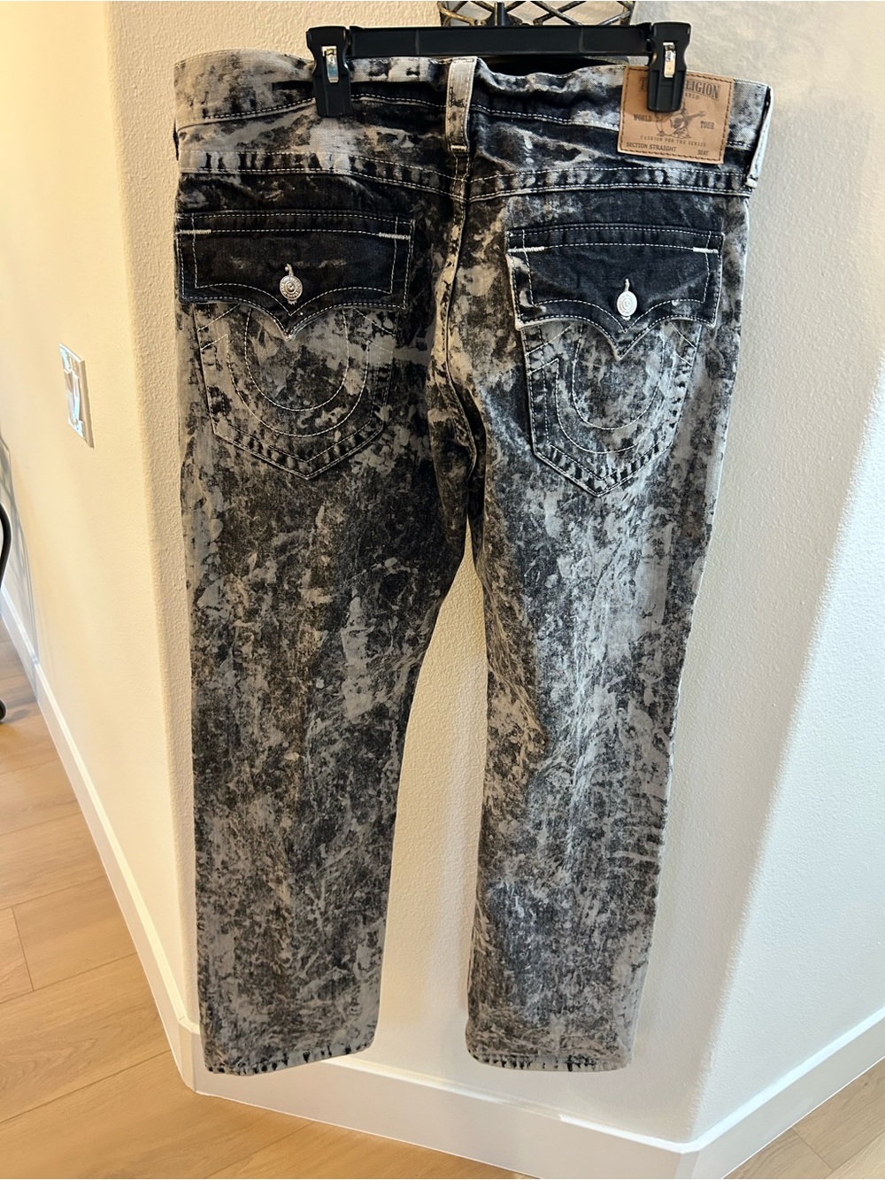 Men’s True Religion Acid Straight Wash Gray & Black Jeans Stylish Denim 38 x 34 - Picture 4 of 11